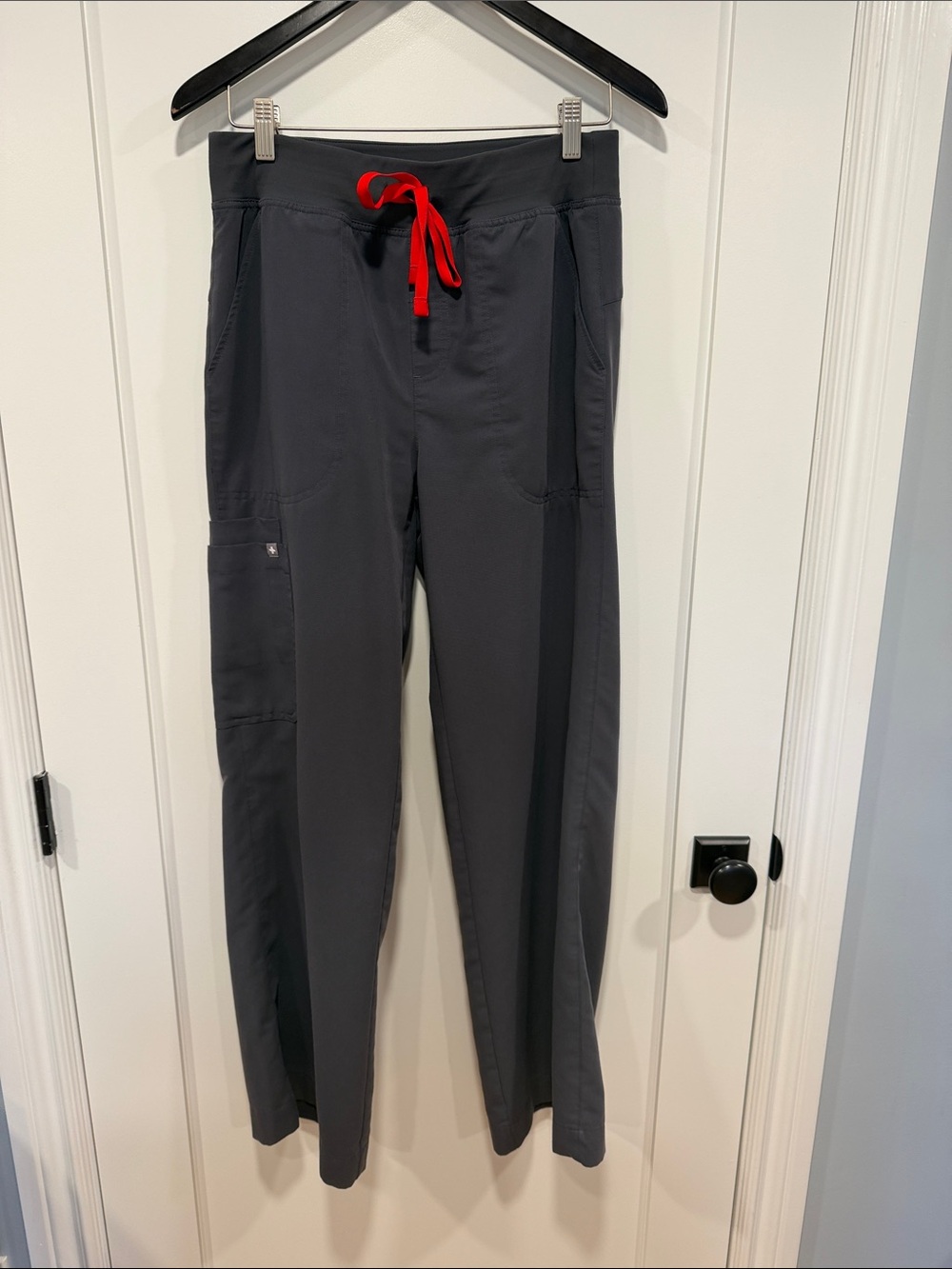 Figs Women's Isabella Wide Leg Scrub Pants in Charcoal size Medium